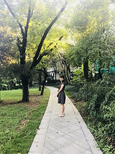 张教员的照片_成都