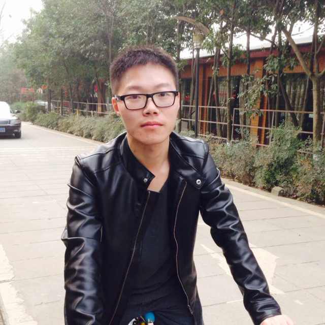 何教员的照片_成都